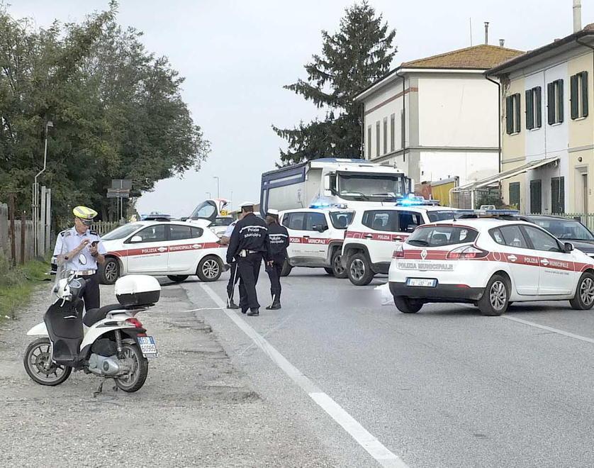 Studente morto: perizie su scooter, casco e cellulare 