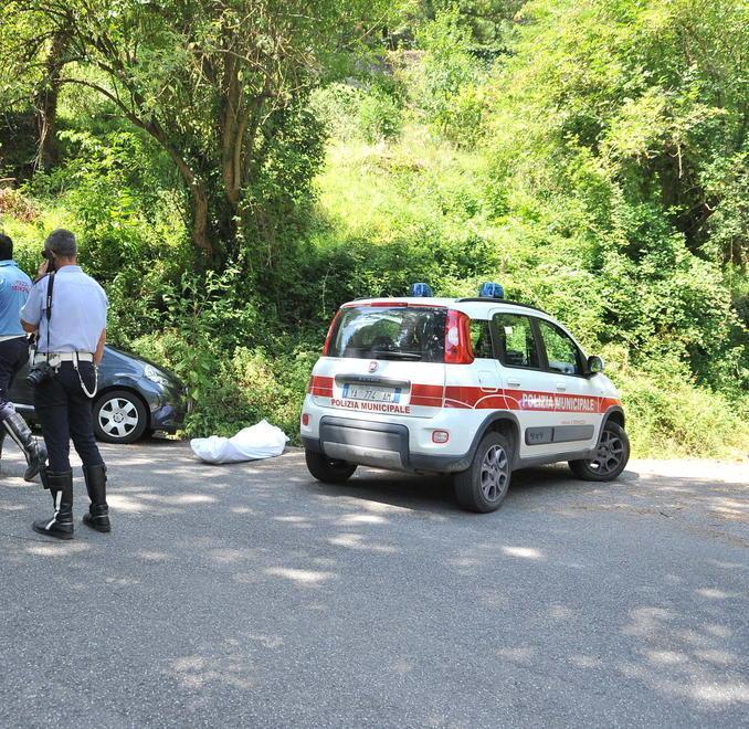 Atti osceni sulle Mura: denunciato 