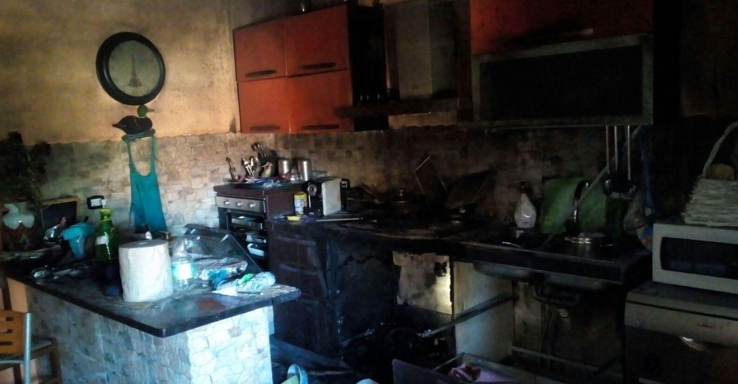 Fiamme in cucina, paura a Codrongianos 