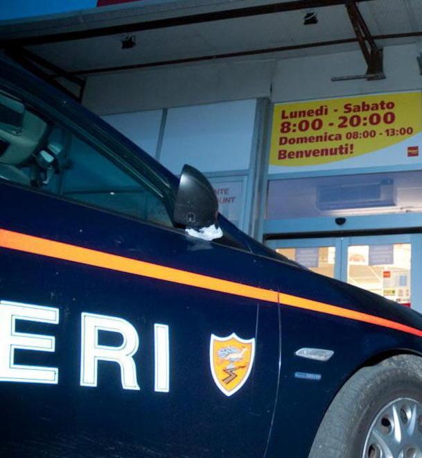 Rapinatore ferisce il cassiere del Penny 
