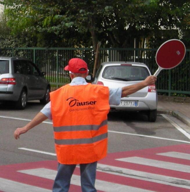 Progetto vigili, i profughi in aiuto dei nonni Auser 
