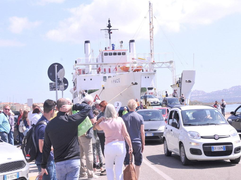 Contributo di sbarco, l’opposizione è critica 