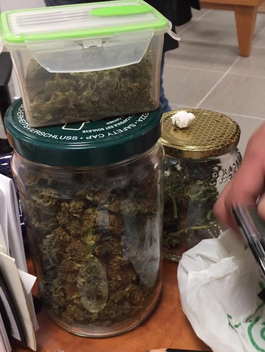 Droga, giovane in manette gruppo chat sotto accusa 