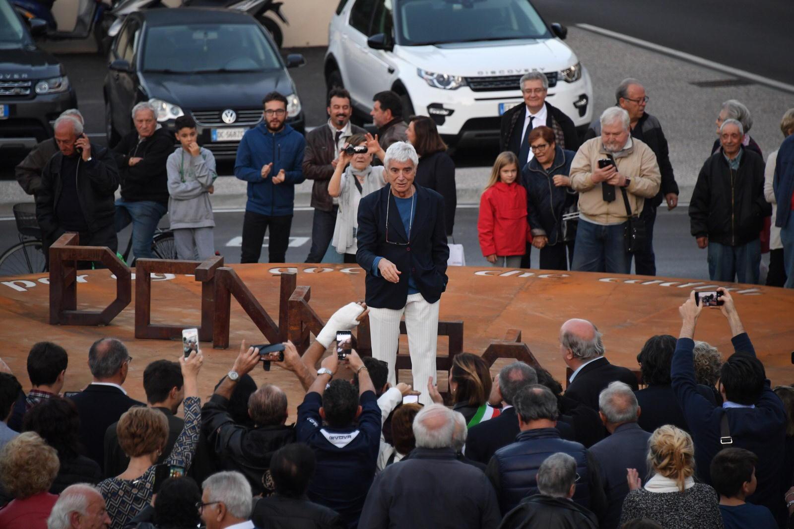 Tripudio per Don Backy e la rotonda in suo onore 