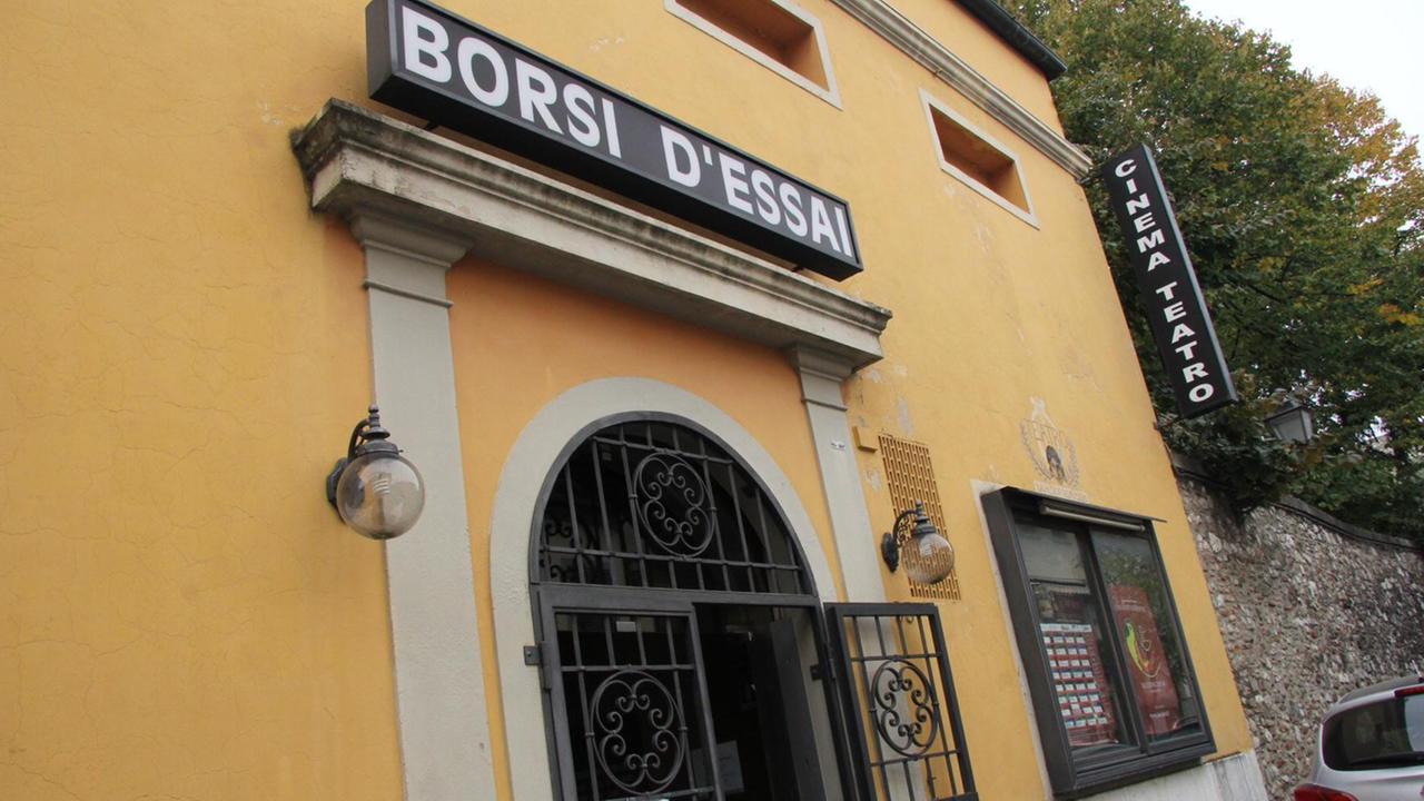 L'esterno del teatro Borsi