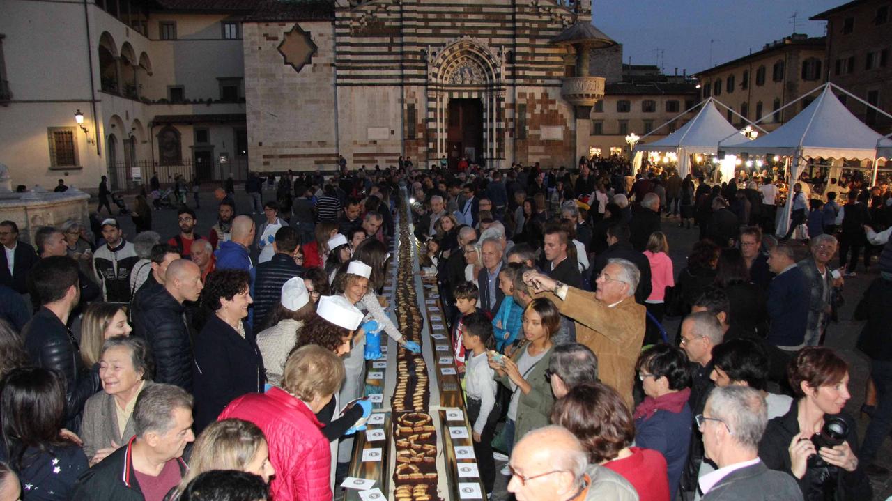 La tavoletta di cioccolato da 27 metri (foto Batavia)