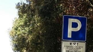 Strisce blu e la reticenza del Comune