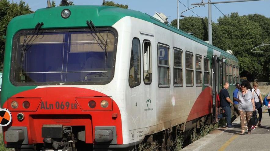 «Tutti uniti contro i disservizi Tper e Fer»