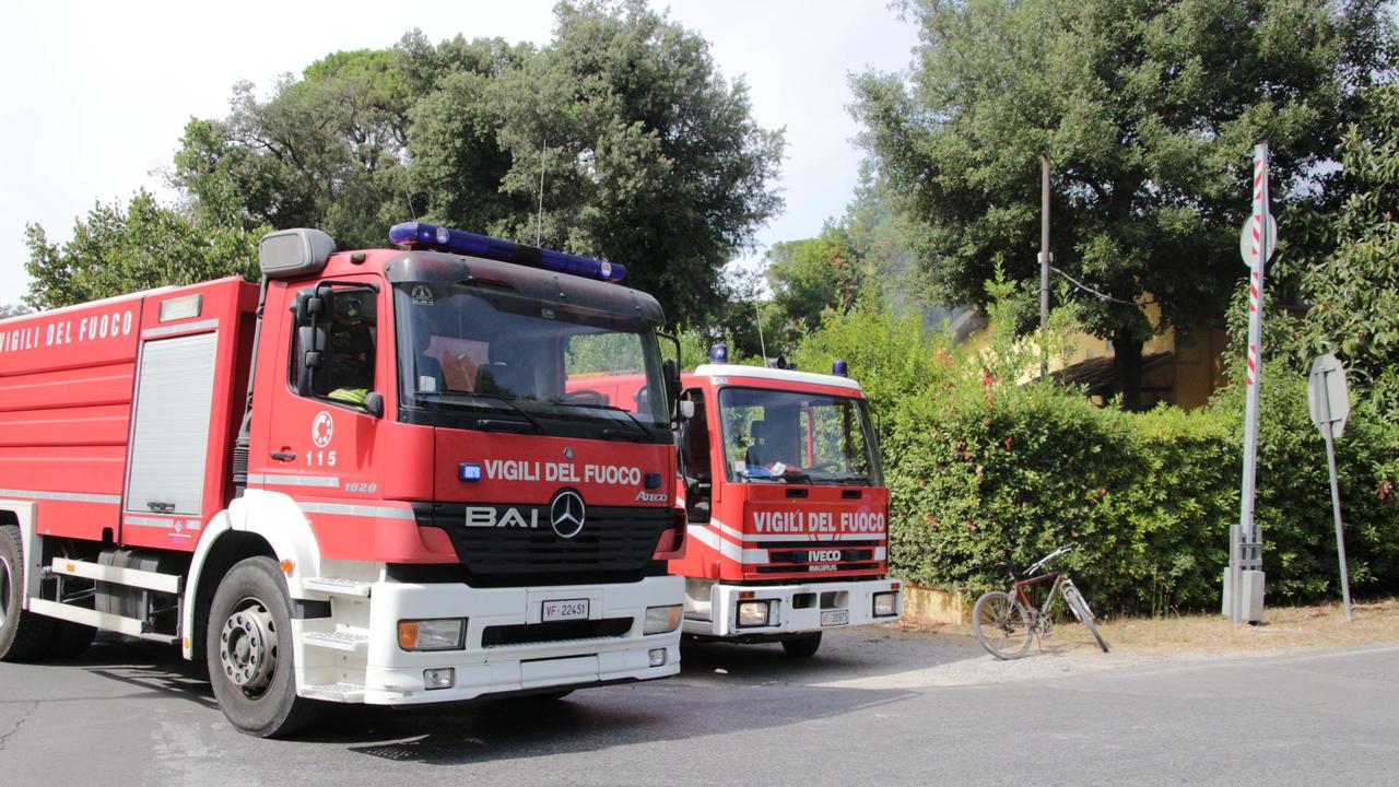 Alcuni mezzi dei vigili del fuoco (foto d'archivio)