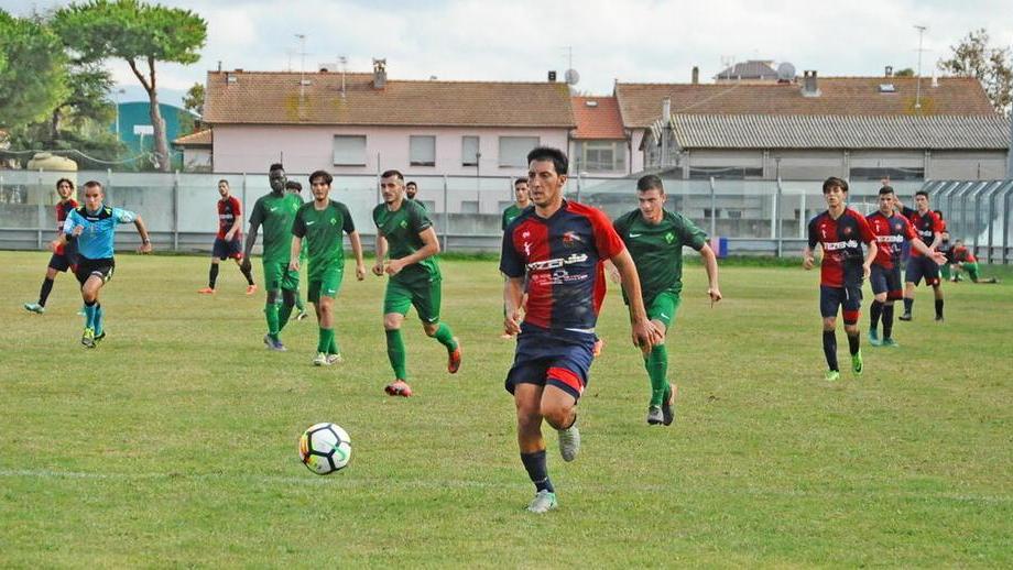 Cecina, alzare l’Asta e misurare la forza