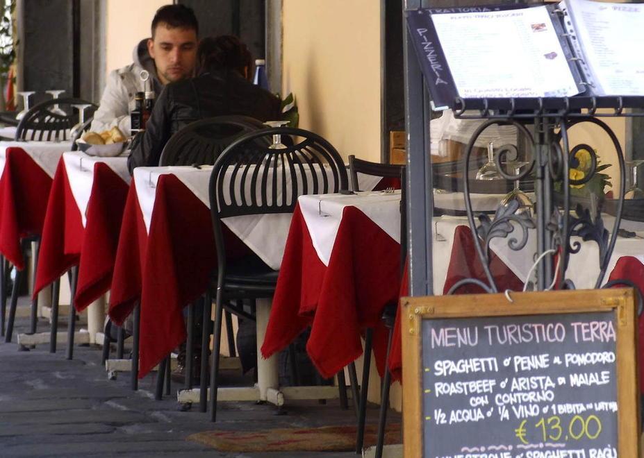 Mercanti: avanti con lo stop ai ristoranti 