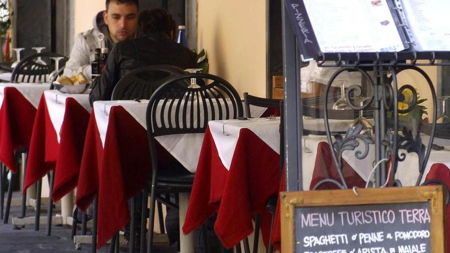 Mercanti: avanti con lo stop ai ristoranti