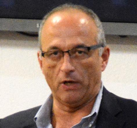 Scontri e sgambetti, sospese le elezioni per la segreteria Pd 