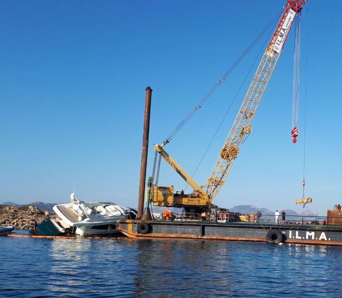 Recuperato lo yacht finito sugli scogli