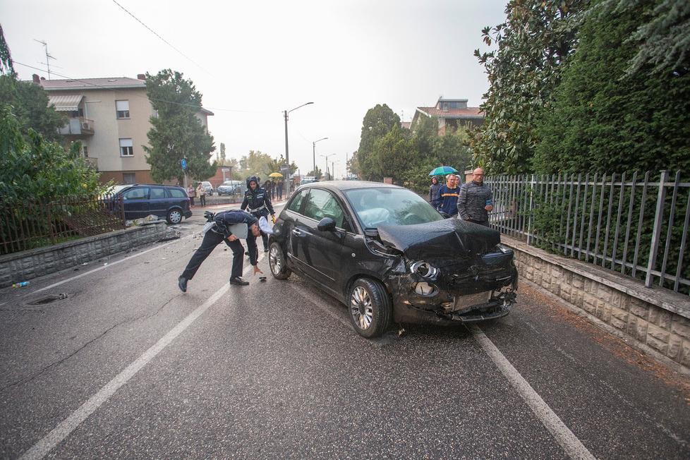 Schianto all'incrocio a Mirandola è emergenza Gazzetta di Modena