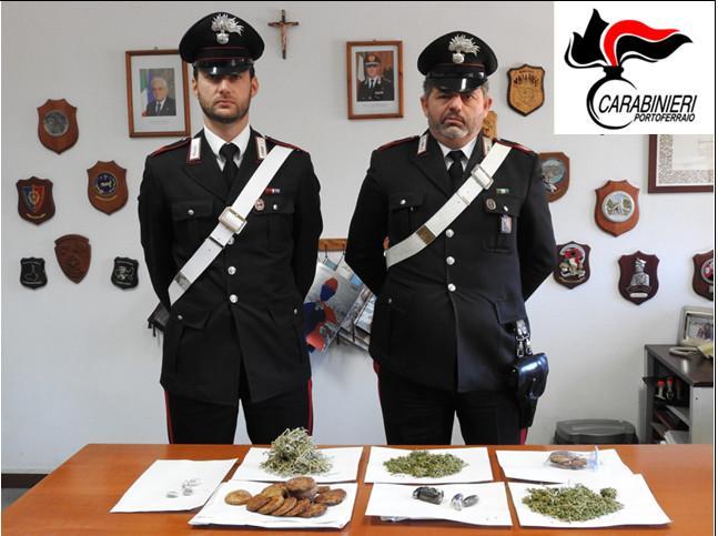 I biscotti alla droga e lo stupefacente sequestrati