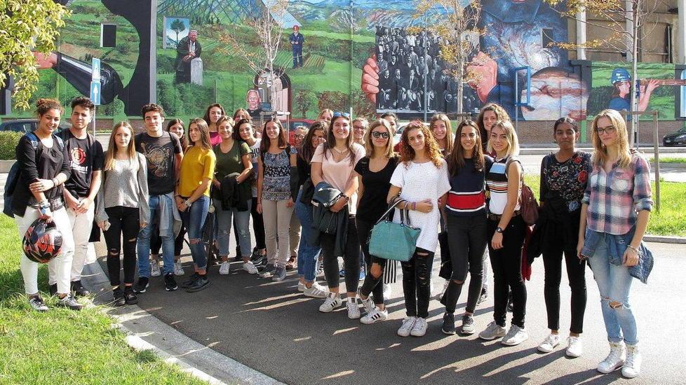 A scuola di street art con gli autori dei murales cittadini