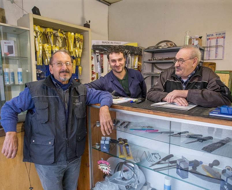 I Roversi, una famiglia tra lame e coltelli