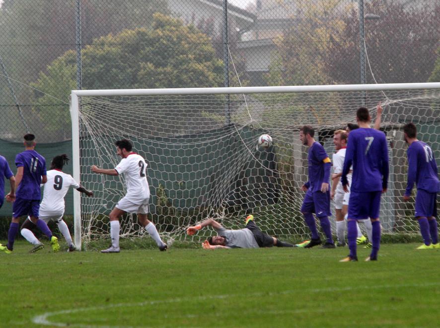 La Riese non demorde e infilza l’Atletico nel finale 