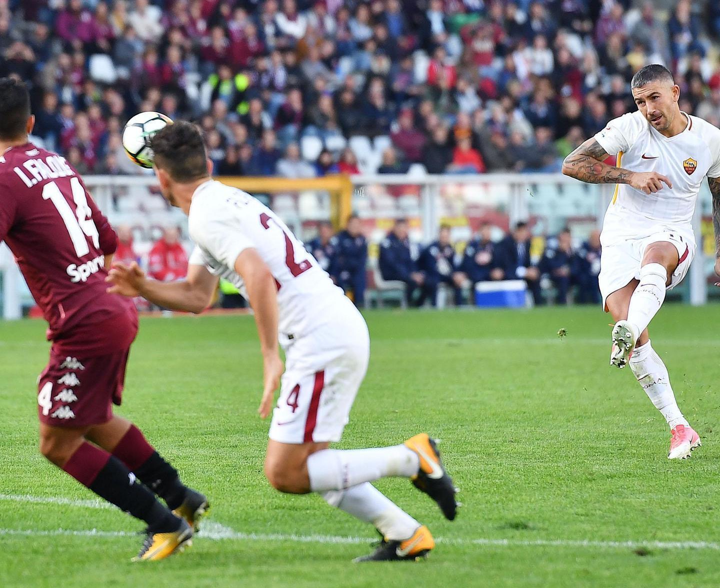 Kolarov fa volare la Roma a Torino 