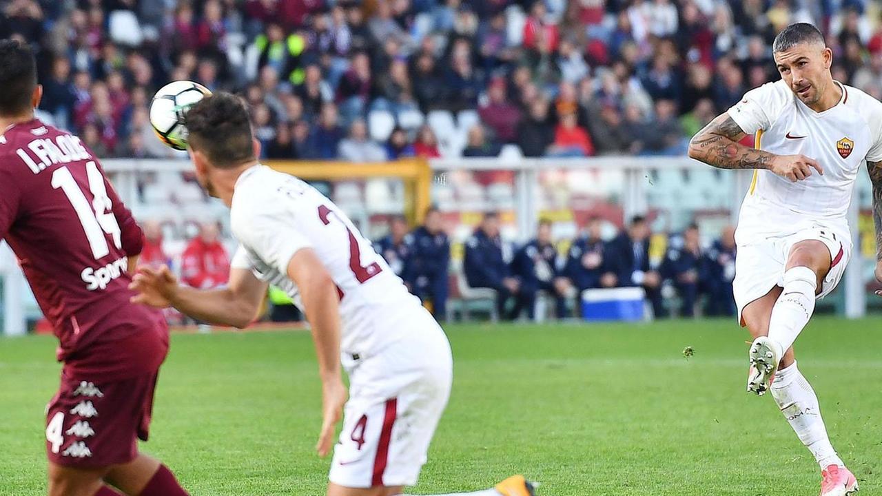 Kolarov fa volare la Roma a Torino