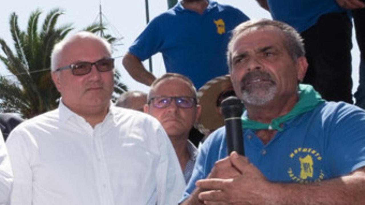 Floris: «Caria si deve dimettere non ha mantenuto la parola»