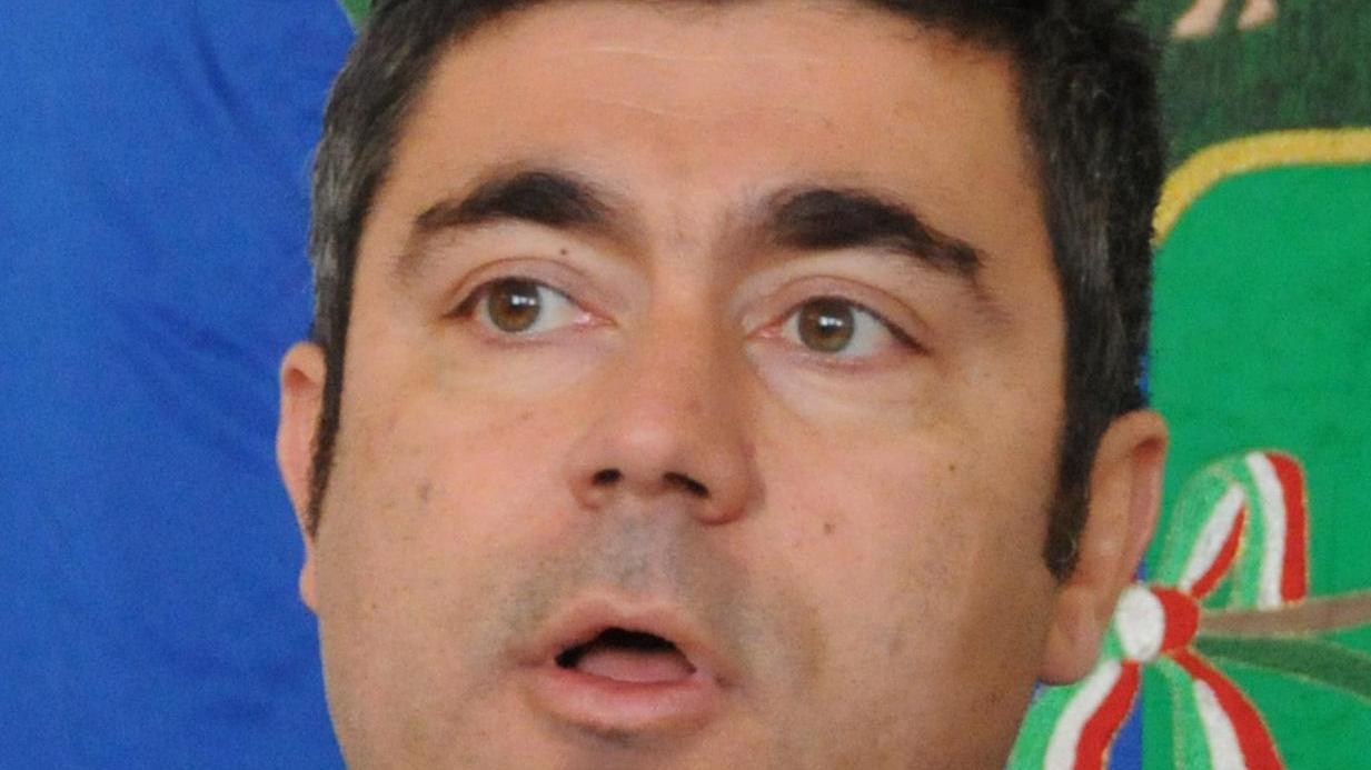 Caos rifiuti, scontro sul nuovo appalto