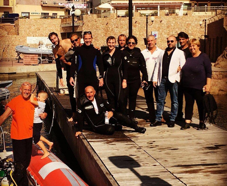 Isola Rossa, via i rifiuti dalle acque del porto 