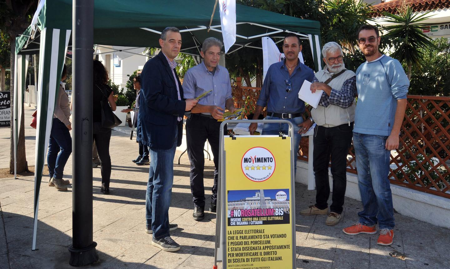 Il M5S in piazza contro il Rosatellum