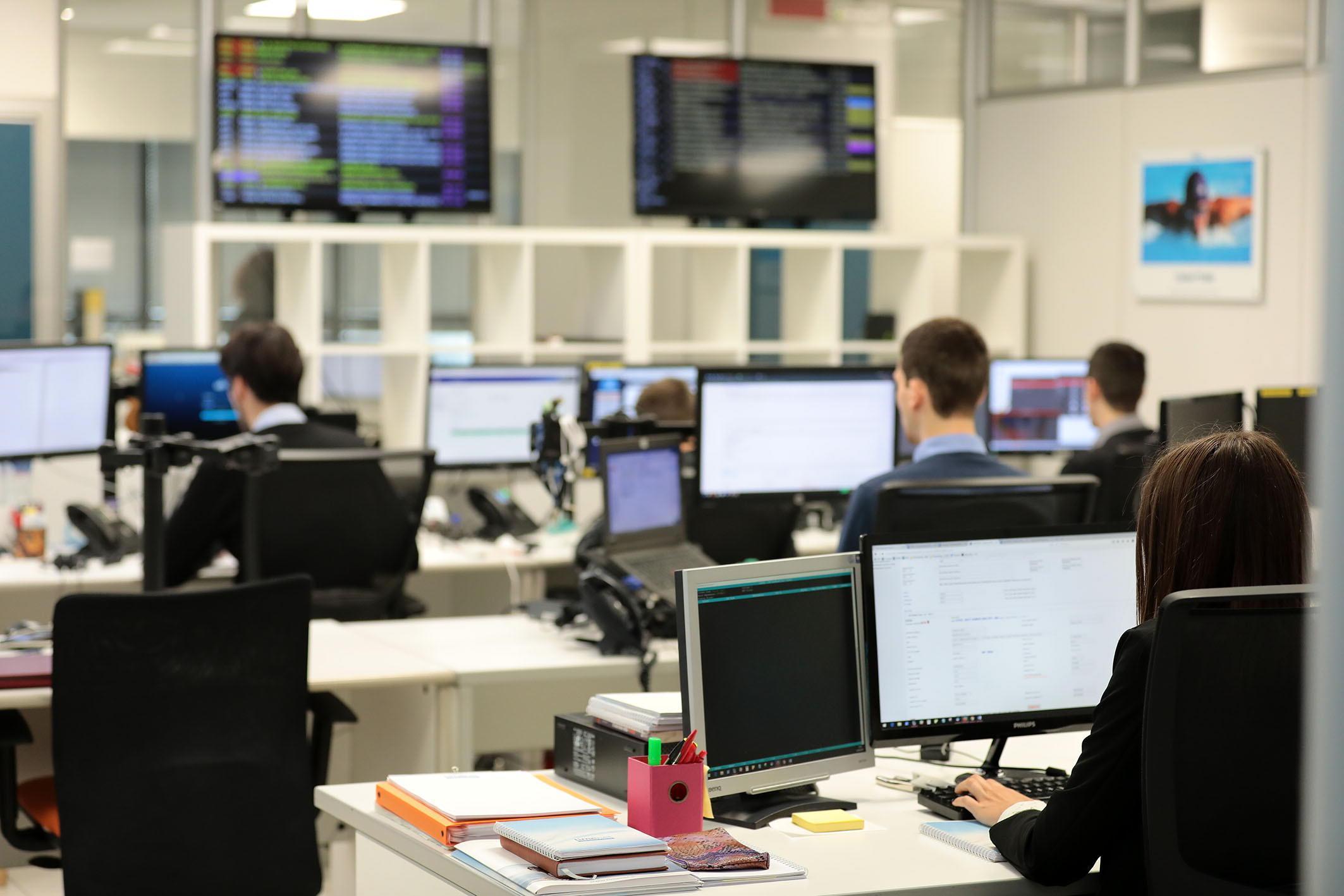 Telefonate moleste: «Mi dai l’Iban o ti punisco». L’Antitrust multa le società 