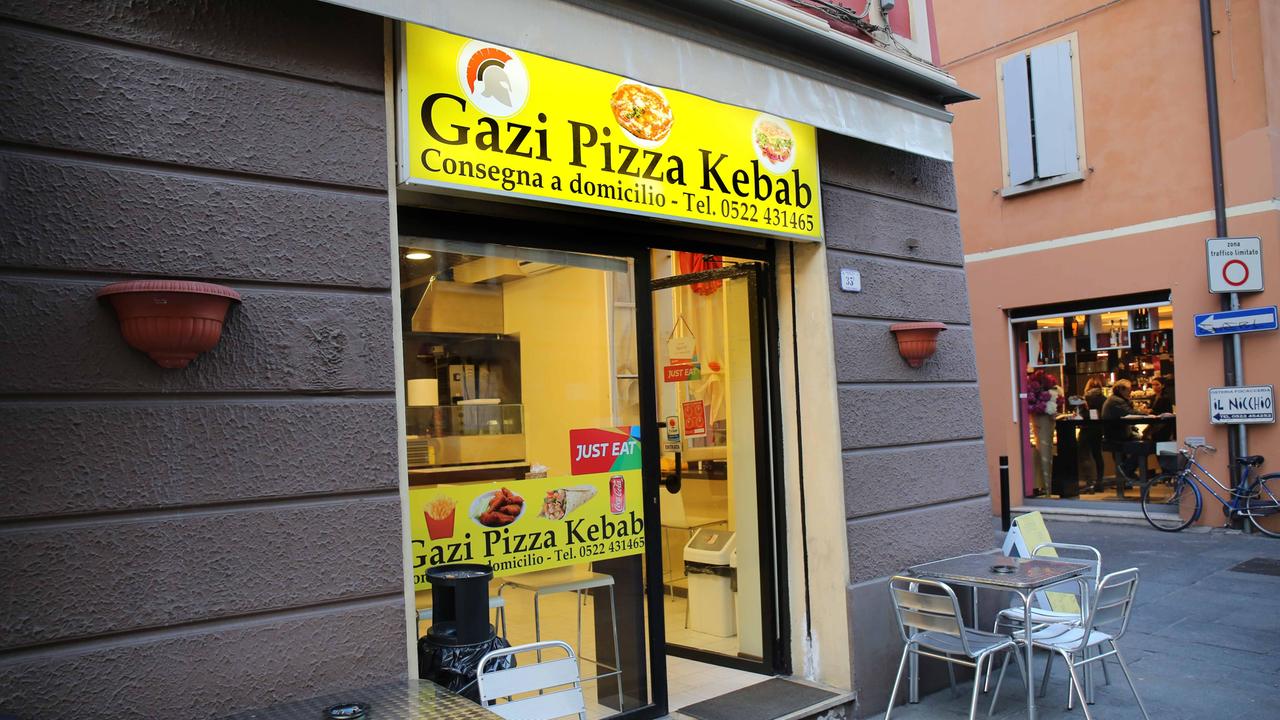 Reggio Emilia, rapinati dal pizzaiolo assunto due settimane prima