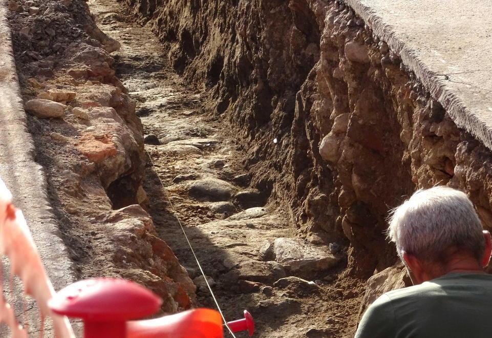 Dagli scavi affiorano muri di epoca romana 