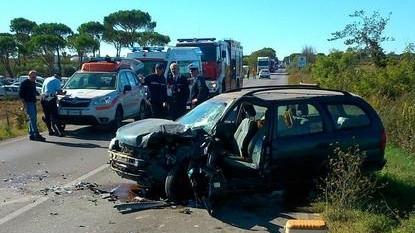 Schianto tra due auto: trentanovenne grave