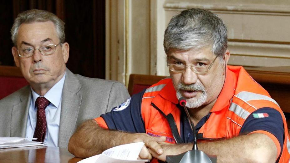 Dai mezzi bloccati nell’acqua alla chiamata di tutti i volontari