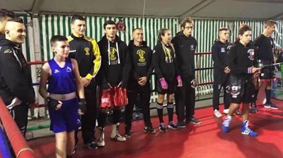 Vicarello sale sul ring ed è grande spettacolo