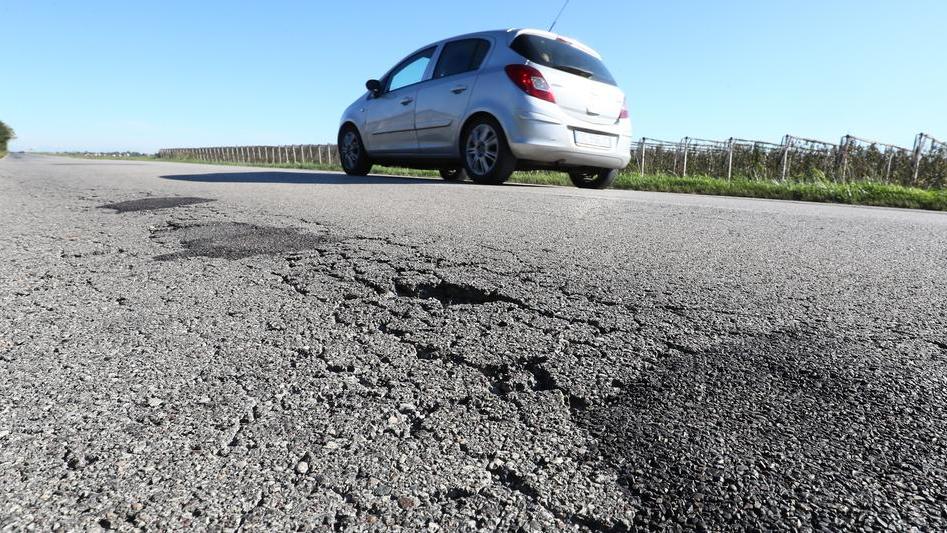 Strade, le righe bianche appaiono e scompaiono