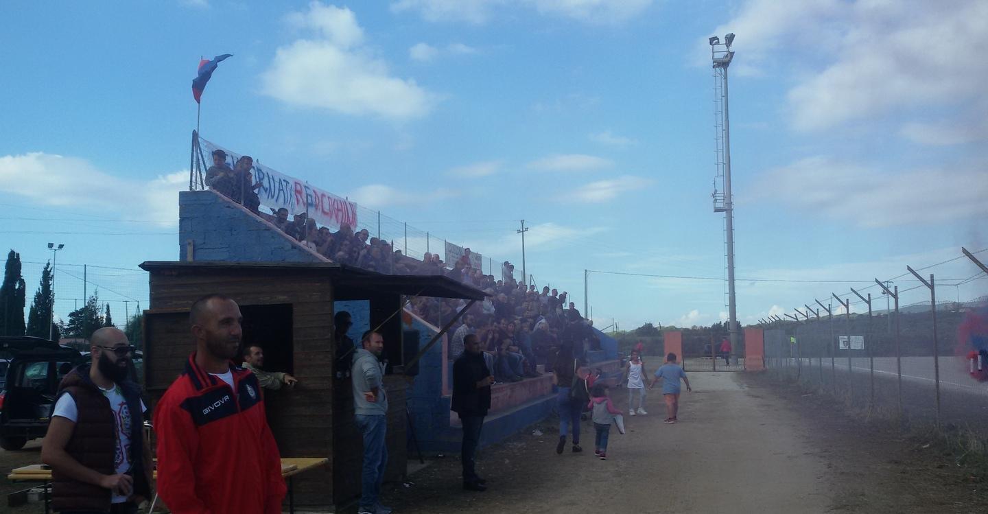 Campo sportivo: nuovi spalti e servizi per il pubblico