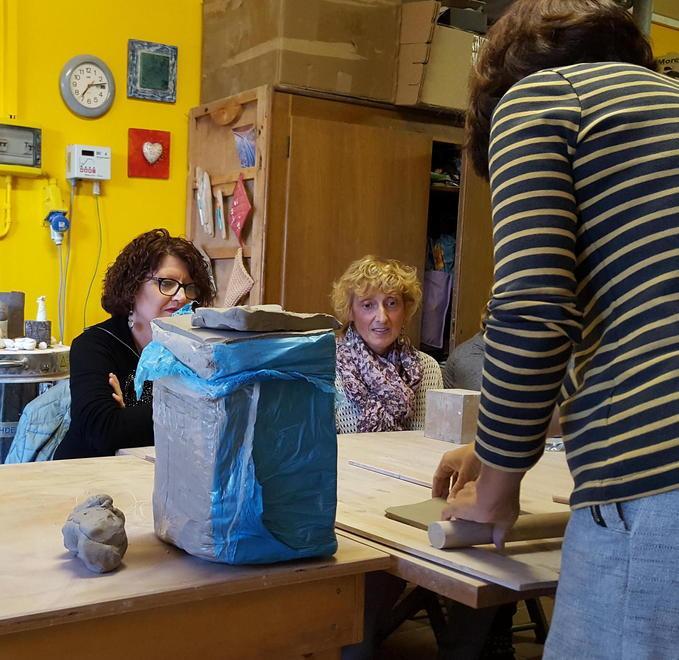 Ceramica e sorrisi, insieme oltre il dolore 