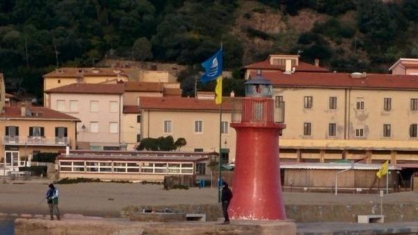 Passerelle fino alla battigia per un mare più accessibile