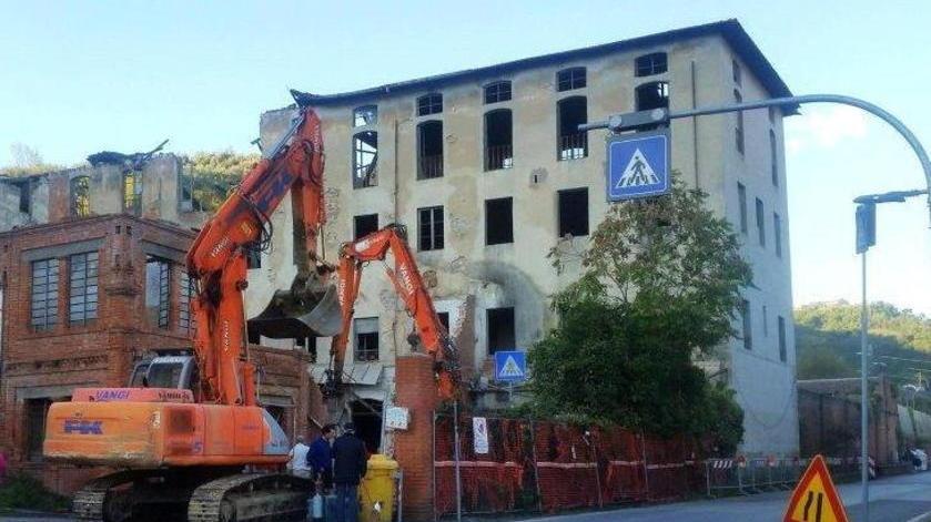 Famiglie evacuate per la demolizione