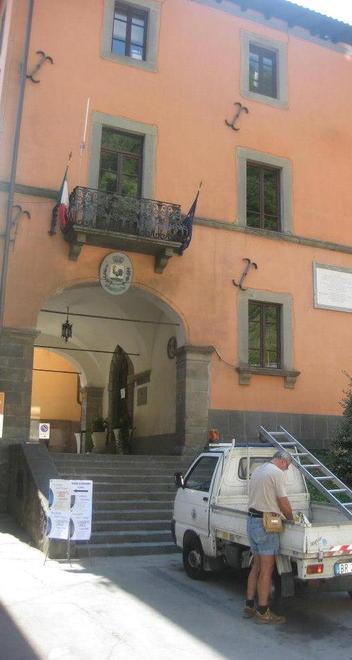 Gallicano al voto per dire sì o no alla fusione a tre 