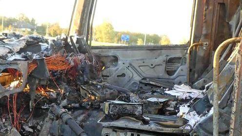 Prende fuoco una betoniera