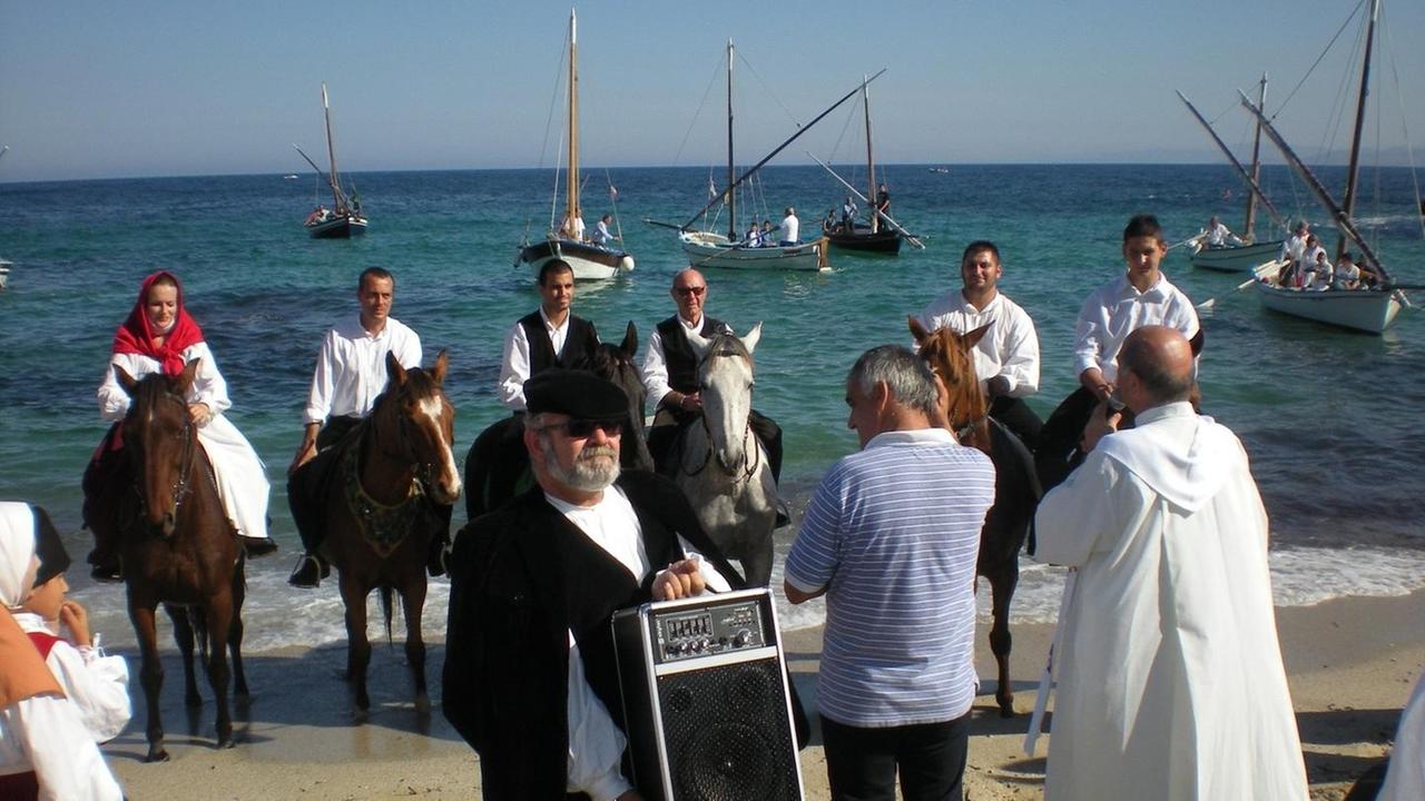 Processione a mare in onore di San Gavino 