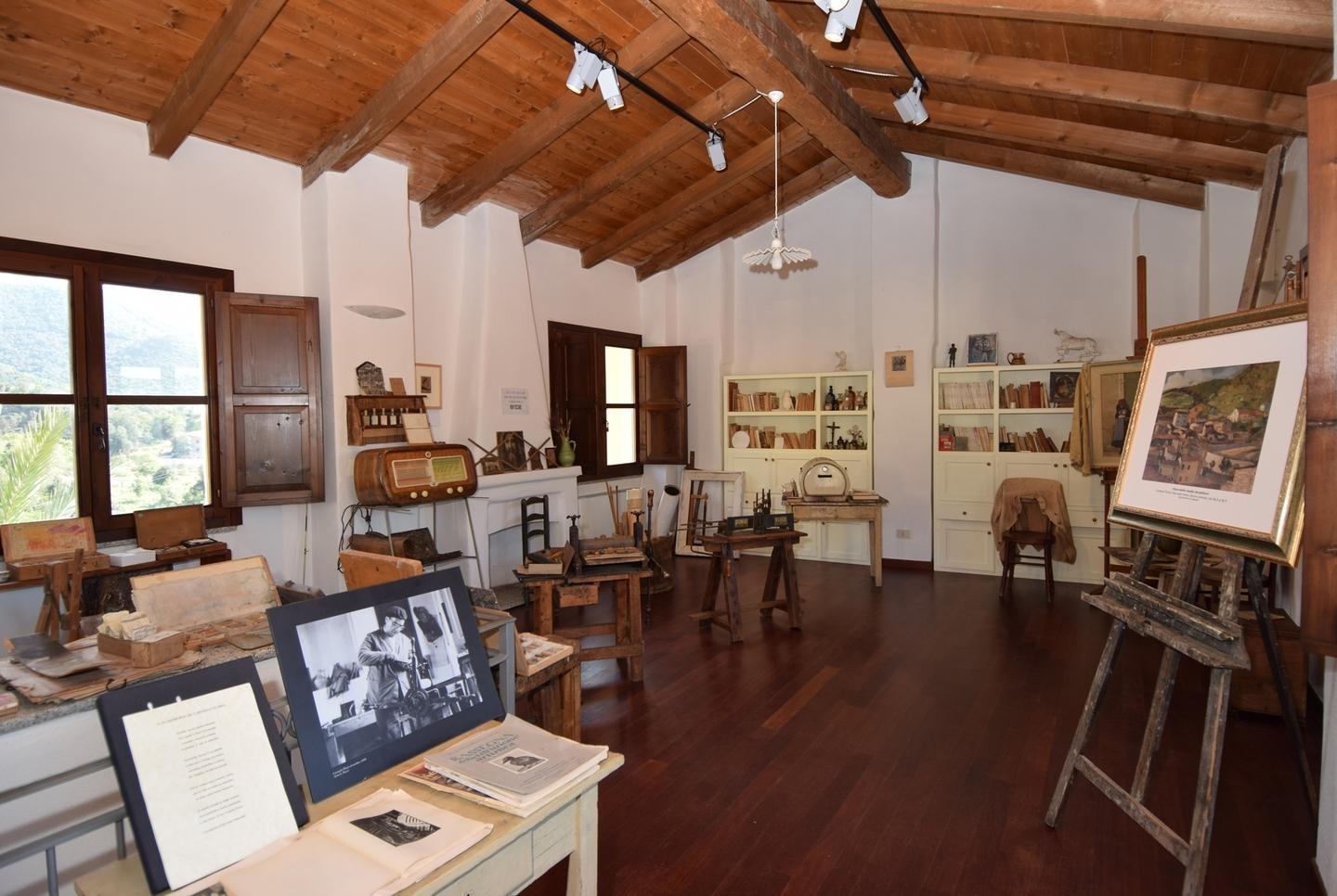 Il museo Floris apre all’arte femminile della Sardegna 