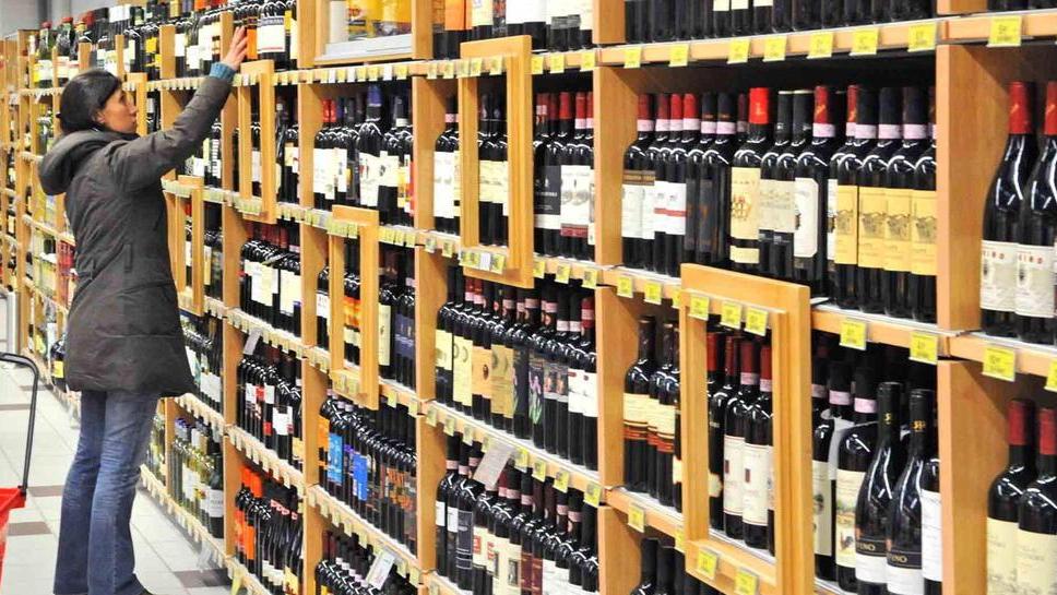 Sequestrate 400 bottiglie di vino