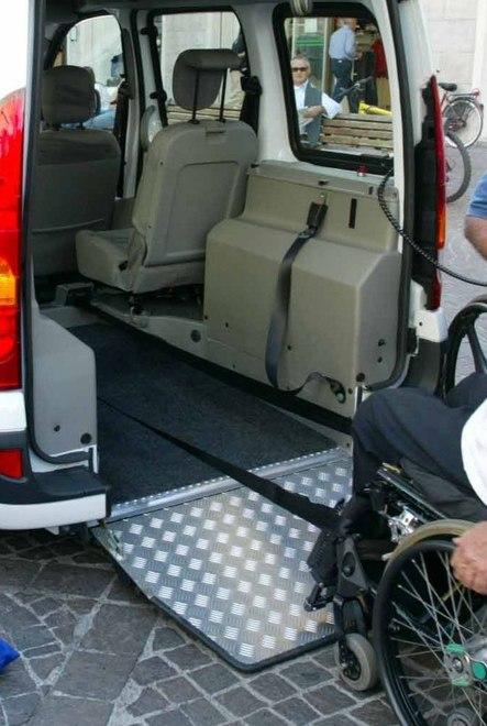 In arrivo cinque nuovi taxi per il trasporto dei disabili