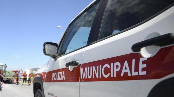 Multato dai vigili il più giovane cliente di una prostituta