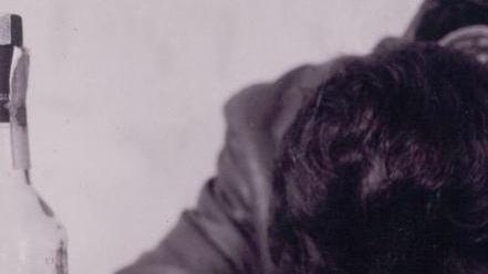 Tossico e ubriaco aggredisce nonna per avere soldi
