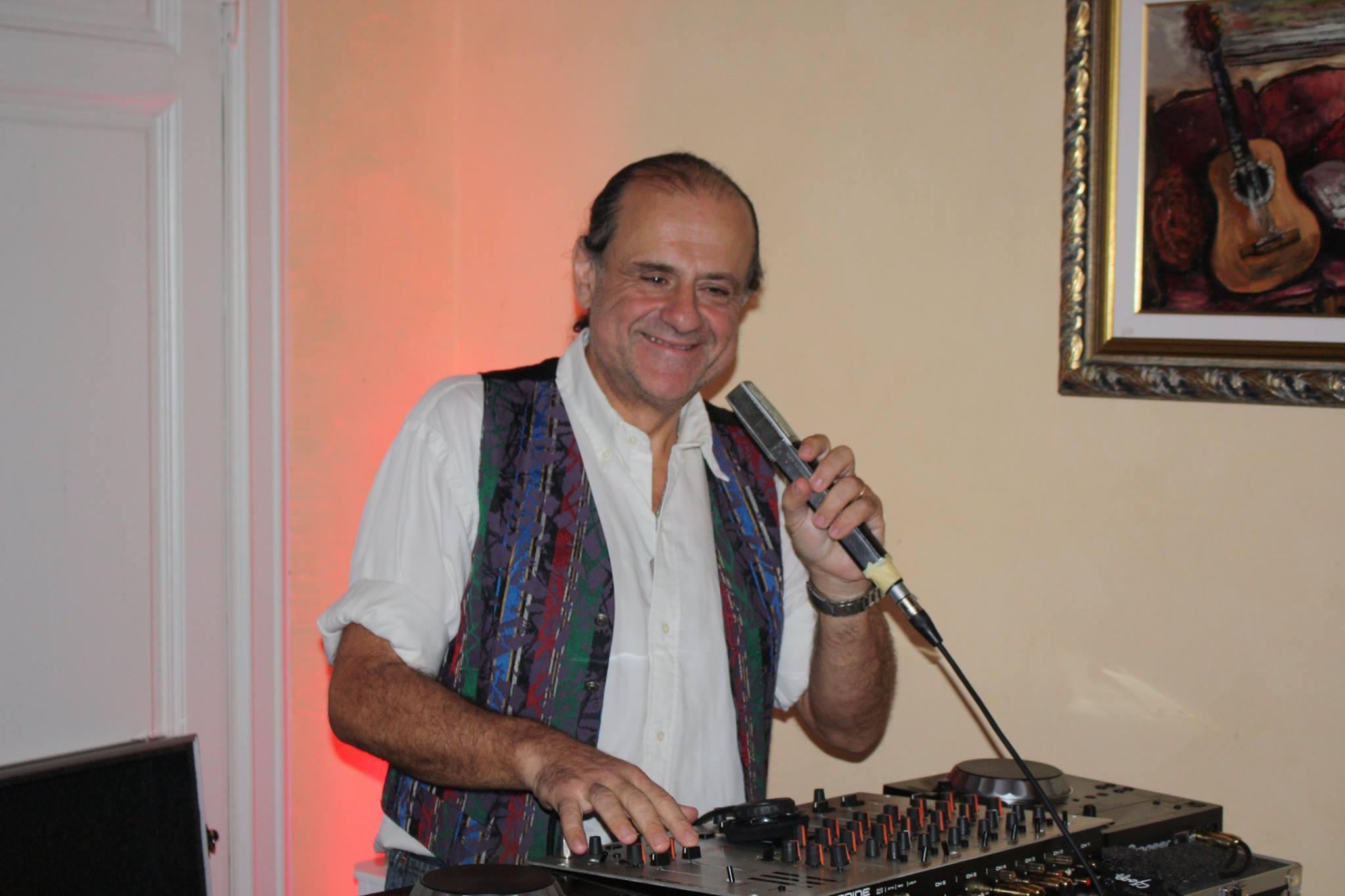 Un arsenale in casa: ecco chi è il dj arrestato