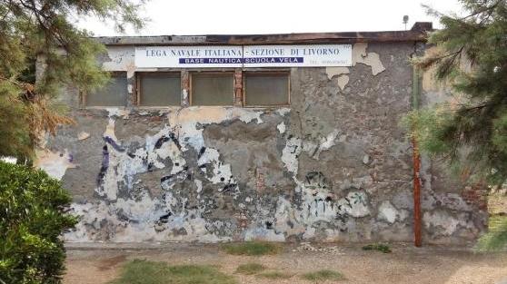 Ecco una delle tre strutture in cui sarà realizzato uno dei nuovi bagni pubblici (viale Italia)